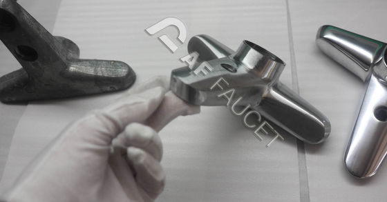 RTAF-AP04AZ- CNC metaalpoetsmachine, Zamak badkamer wandmixer poetsmachine, Robotic Poetsmachine