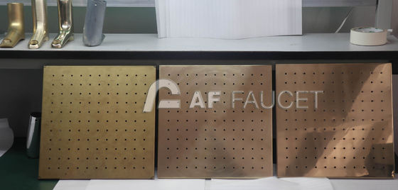 RTAF-AG0306-Robot kraan slijpmachine voor badkamerwerkstukken