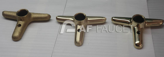 Spiegeloppervlak kraanpoetsmachine CNC-handvatselpoetsmachine voor sanitaire artikelen